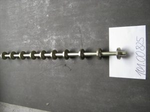 101.00825 ОПОРНЫЙ ВАЛ 1100